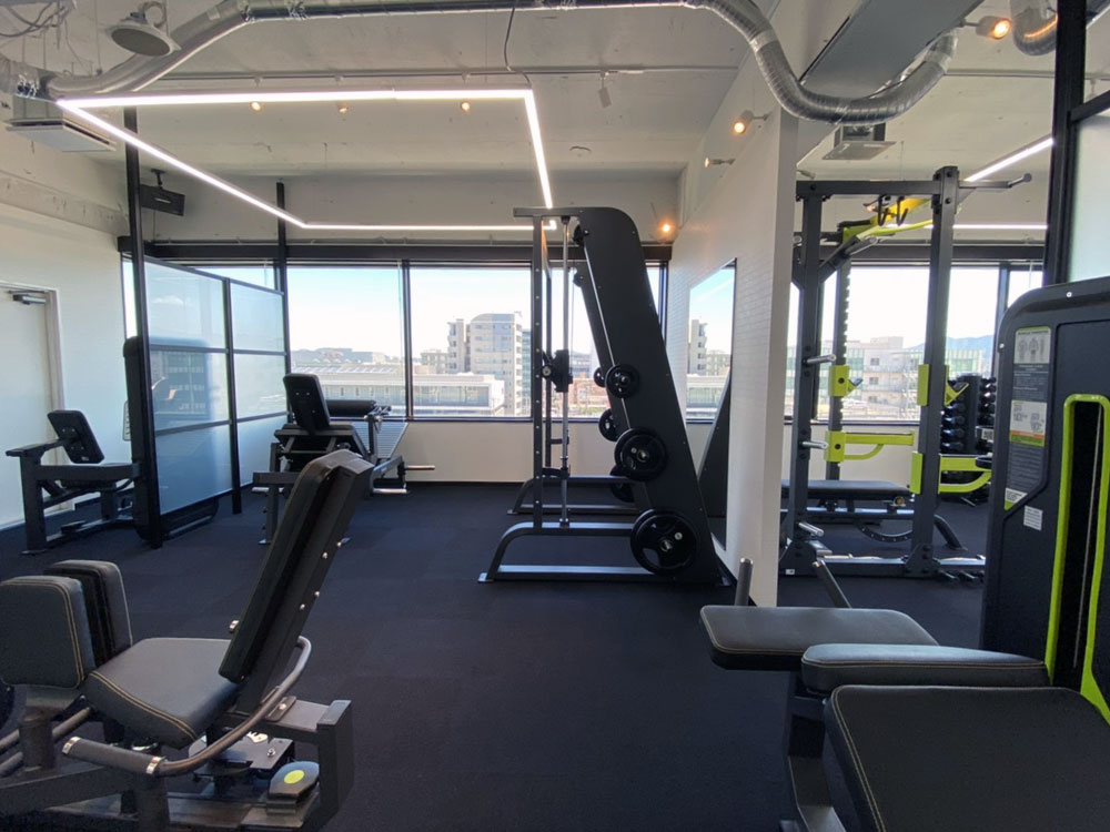 駅前筋肉留学GO 博多店